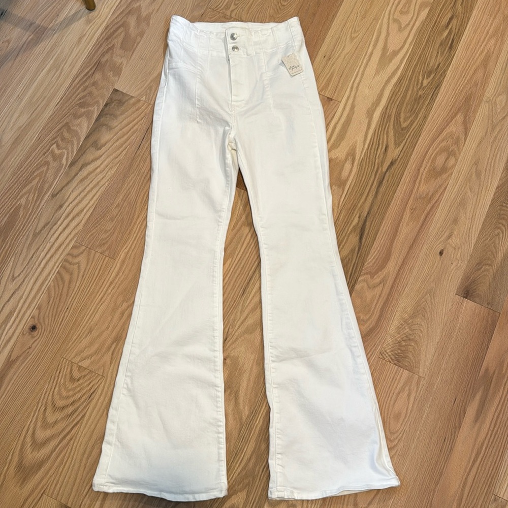 Free people skinny flare, high waisted. NWT size 29